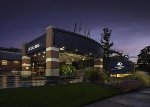 a large building with a sign in front of it at DoubleTree by Hilton Akron Fairlawn in Fairlawn