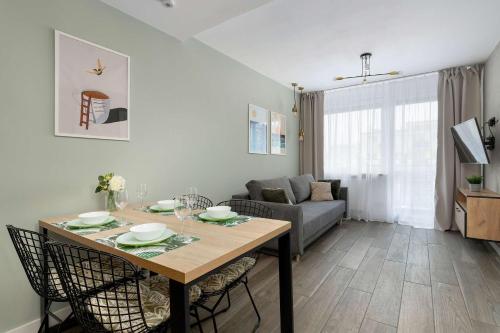 Nadmorski Apartament Blisko Morza i Parku Brzeźnieńskiego by Noclegi Renters