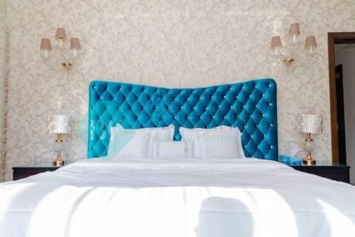 Grandeur 3br in Wave Tower Al Reem