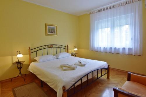 Cozy villa with pool for 6 in Umag