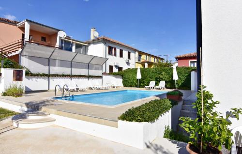 Cozy villa with pool for 6 in Umag