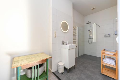 Bathroom sa Alta Mar Studios