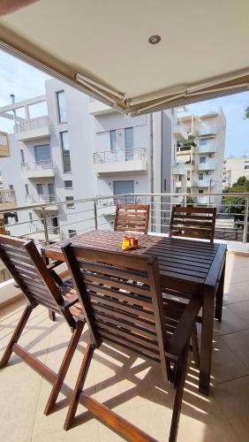 Modern 2 bedroom cozy, quiet and bright apartment in Marousi