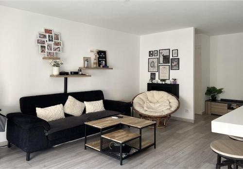 Menton - 4 persons - 10 minutes to beaches - bright apartment