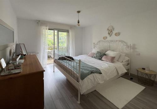 Menton - 4 persons - 10 minutes to beaches - bright apartment