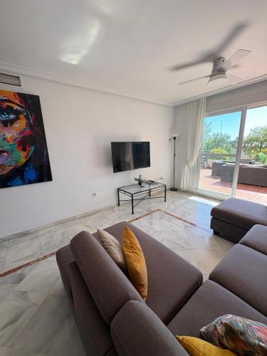 Lovely 2 bedroom Locrimar V walk to beach RDR260