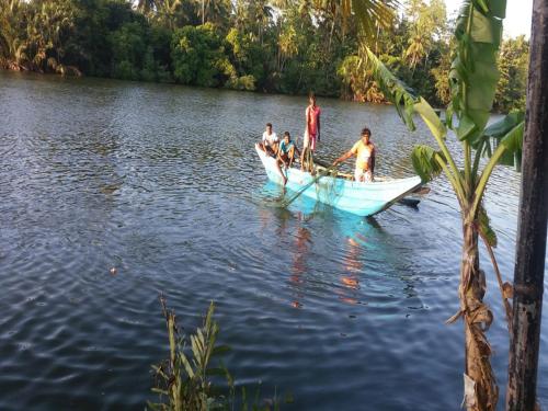 Permandangan sungai dekat dengan hotel