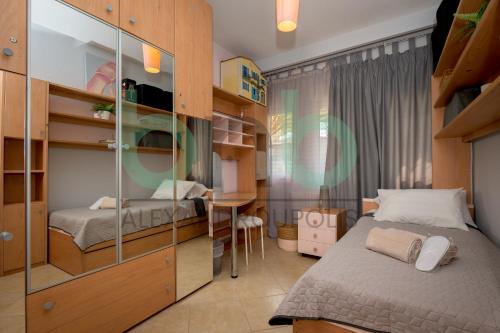 Elegance 7