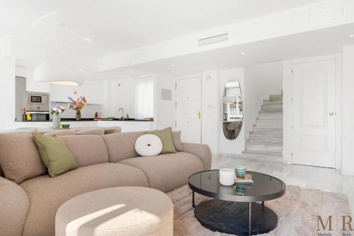 Los Naranjos Penthouse Ref #116
