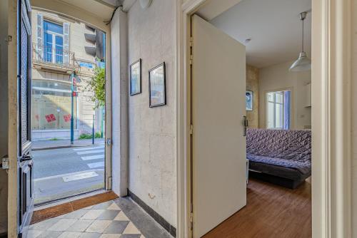 Marceau - T2 avec 1 Chambre 1 Salle de Bain et 1 Canapé Lit