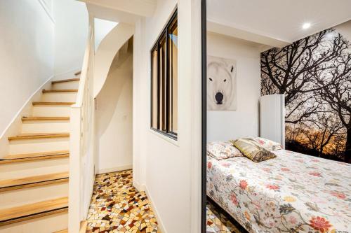 Boutique Parisienne 3 BR Eiffel Tower