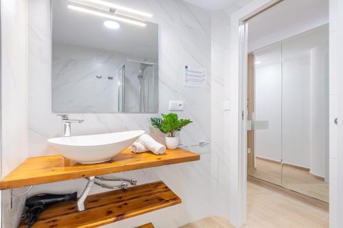 Los Caballos 12-C Apartment Levante Beach