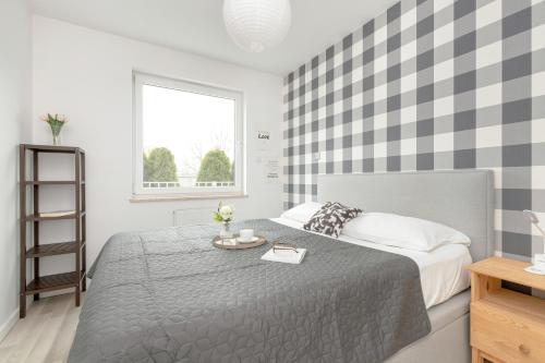 Pastel & Cozy Apartment with a Spacious Terrace in Gdansk by Noclegi Renters