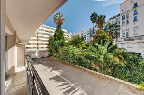 1 Chambre - Ascenseur - Climatisé - Balcon