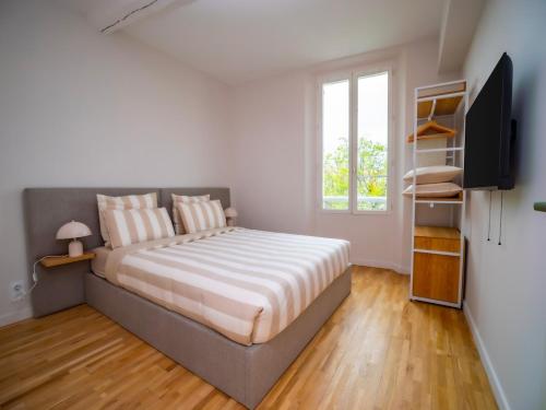 #102 Heart of Vieil Antibes - Place Nationale-High-End Newly Renovated & Furnished Appartment photo 15