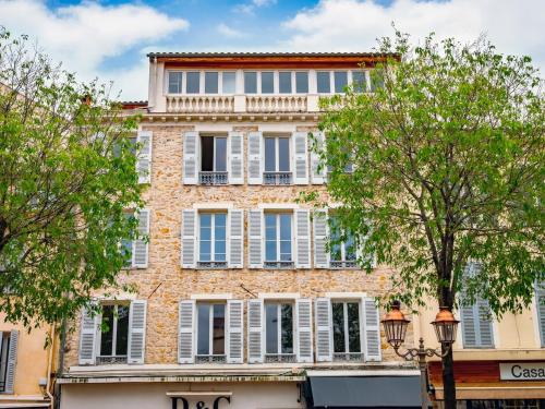 #102 Heart of Vieil Antibes - Place Nationale-High-End Newly Renovated & Furnished Appartment photo 4