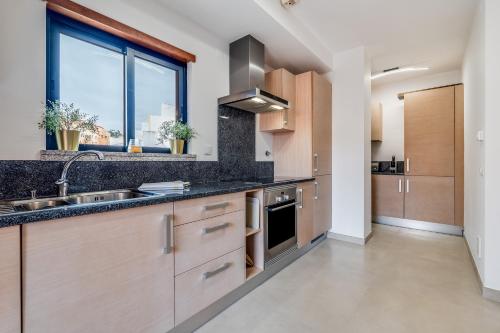 Luz casas- BayLuz apart,pool,beach, tennis, wifi,aircon