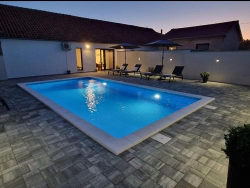 Holiday house Lipa with private pool