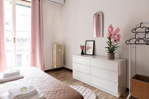 DeHomes - Ampia casa in centro 3 camere e 2 bagni
