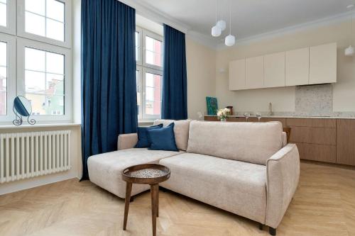 Piękny Apartament na Starym Mieście blisko Fontanny Neptuna by Noclegi Renters