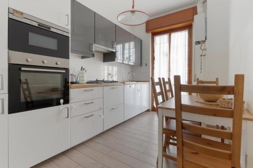 GuestHost - Spacious Apartment X6 Zara MM3 MM5