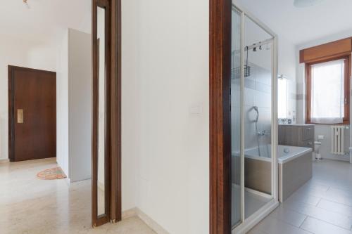 GuestHost - Spacious Apartment X6 Zara MM3 MM5