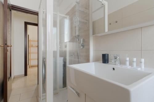 GuestHost - Spacious Apartment X6 Zara MM3 MM5