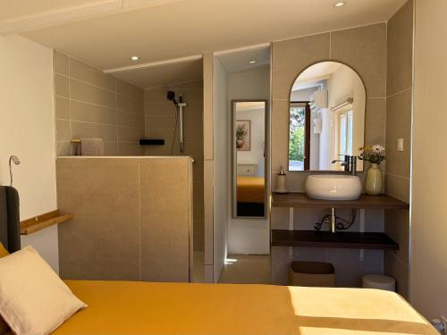 Villa avec jacuzzi & piscine - proche port & plages