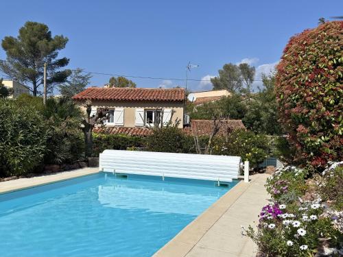 Villa avec jacuzzi & piscine - proche port & plages