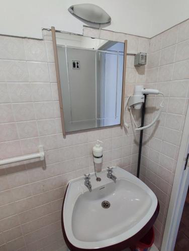 Authentic Lisbon Room with AC, in Penha de França