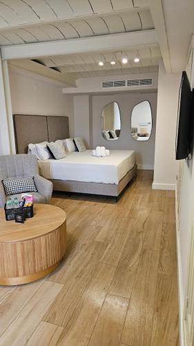4U Suites