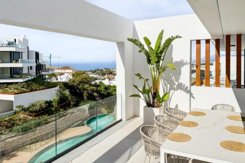 Marbella Dunes Penthouse - Brand NEW, Splendid ROOFTOP, Pool & Sea View