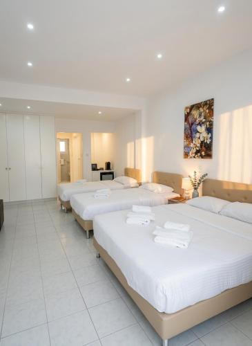 Studios with Balcony and Breakfast by Kentrikon Hotel in Old Town