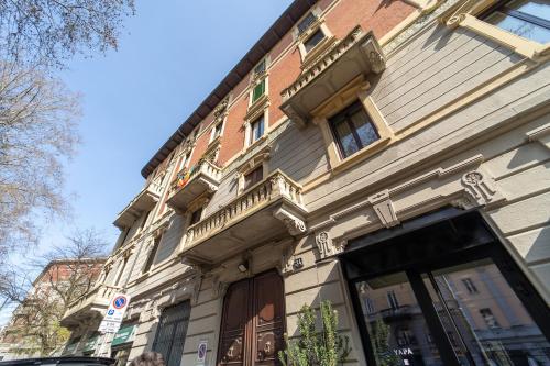 Three-room apartment in the heart of Milan
