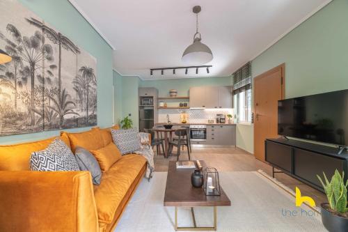Athenian Hacienda with Private Patio near Acropolis!