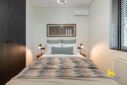 Athenian Hacienda with Private Patio near Acropolis!