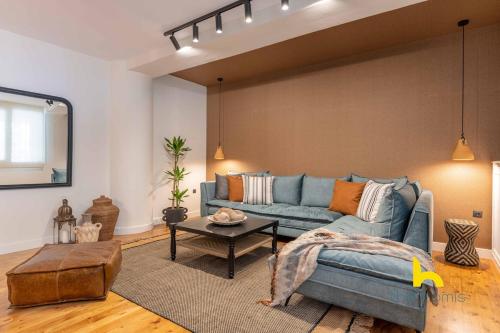 Spacious Athenian Hacienda with fireplace Near Plaka