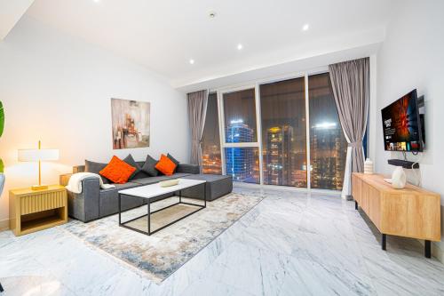 Waterfront One Bedroom - Canal & Burj Khalifa View