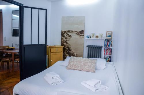 Elegant 2BR Retreat in the 9th