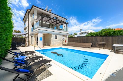 VILLA MARTICA - sea view, near beach - Fažana