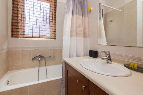 Comfort 1BD Apartment With Balcony