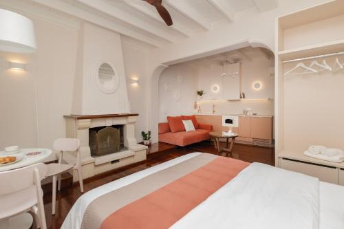 Fide Aesthetic Apartment at Guilford Str