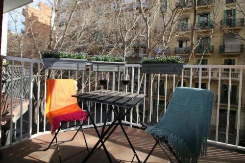 Family apartment with 3 bedrooms for 4 in Eixample