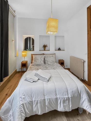 Quiet two room apartment with balcony Jean-Jaurès