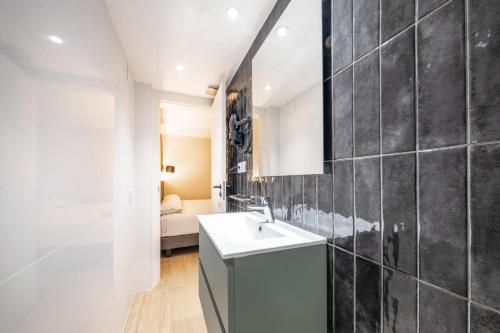 BeBarceloner Sants Apartments