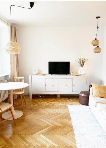 Studio on Matejki Street by Plac Trzech Krzyży