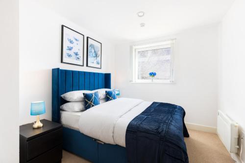 The Bell Suite by Prime Stays - Stylish 2 Bedroom in City Centre With Balcony & Gated Parking photo 4