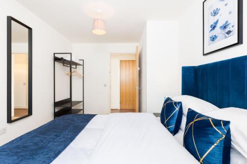 The Bell Suite by Prime Stays - Stylish 2 Bedroom in City Centre With Balcony & Gated Parking photo 20