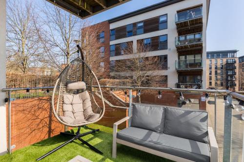 The Bell Suite by Prime Stays - Stylish 2 Bedroom in City Centre With Balcony & Gated Parking photo 25