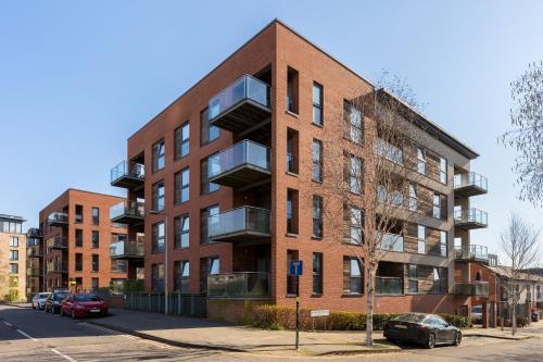 The Bell Suite by Prime Stays - Stylish 2 Bedroom in City Centre With Balcony & Gated Parking photo 33